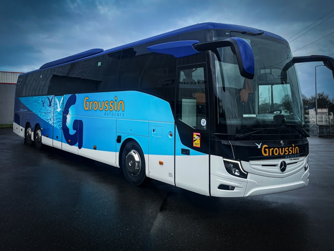 Covering total d'un autocar pour Groussin
