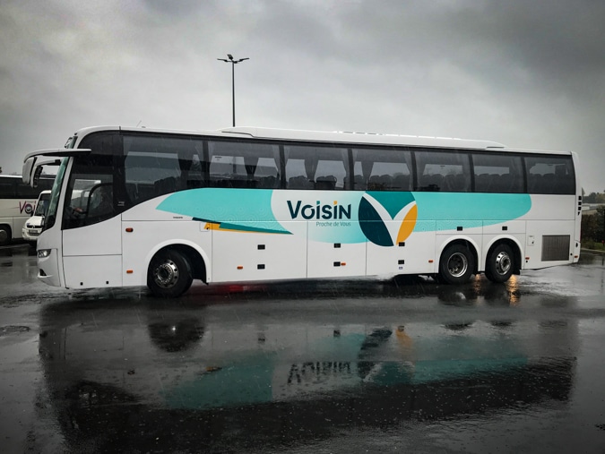 Flocage d'un autocar de l'autocariste Voisin