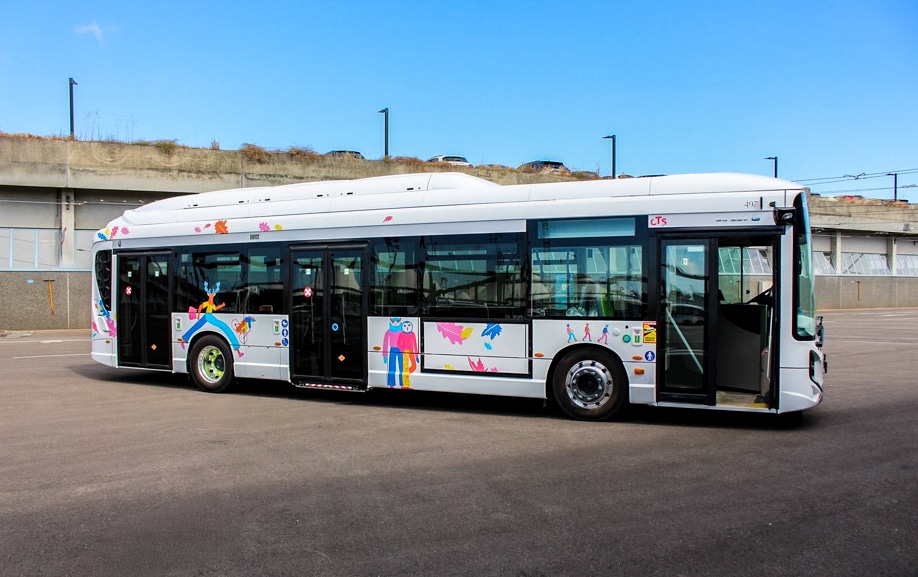 Autobus graphique pour un lycée