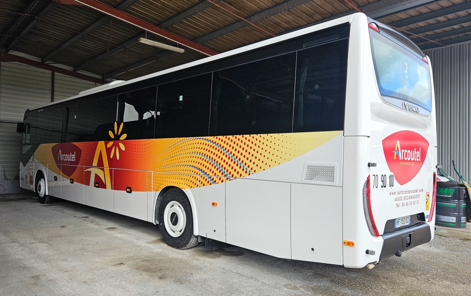 Livrée ARCOUTEL adaptée au gabarit IVECO Evadys