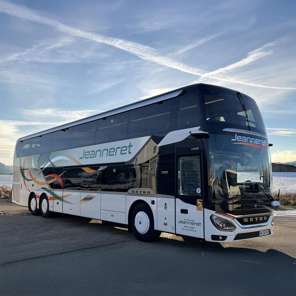 Covering pour les autocars Jeanneret