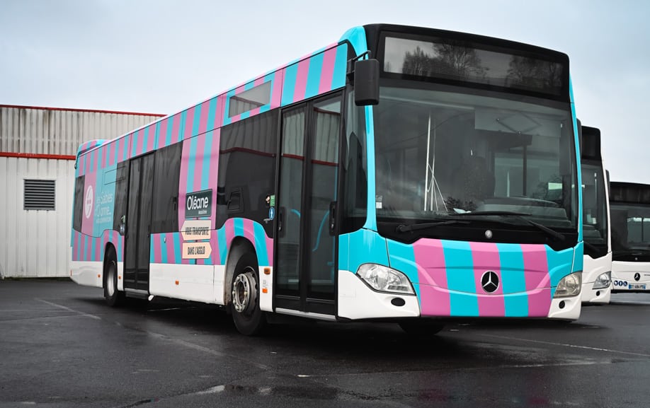 covering-lateral-bus-citaro-12m-livree-bleu-rose