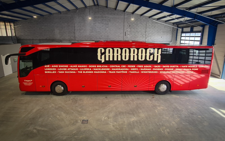 Bus de tournée pour le festival Garorock