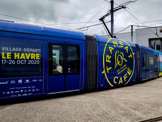 Covering intégral d'un tramway événementiel