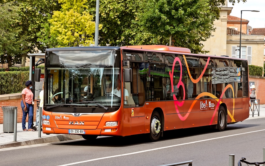 Face avat d'un covering d'autobus de ville pour Libéa réalisé par Graphibus