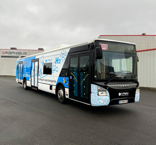 Habillage d'un autobus avec un covering personnalisé