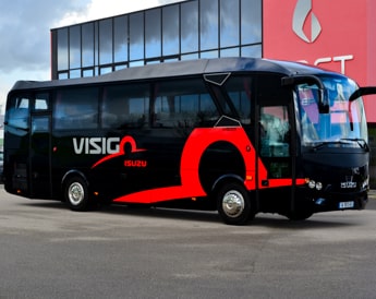 Flocage d'un autocar ISUZU de voyage réalisé par Graphibus