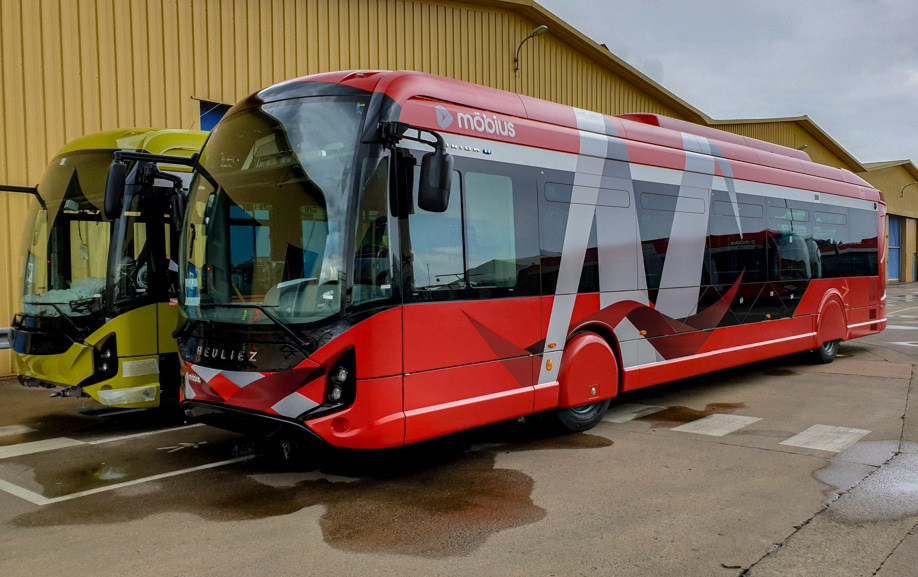 Habillage de l'autobus du réseau de transport Mobius