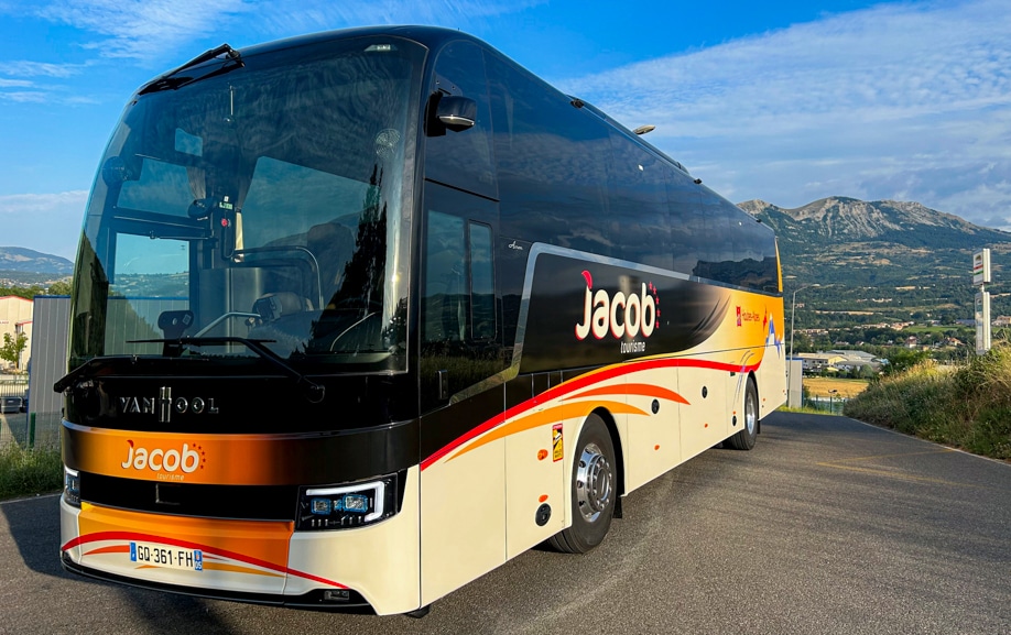 Flocage d'une flotte d’autocars pour Jacob Tourisme