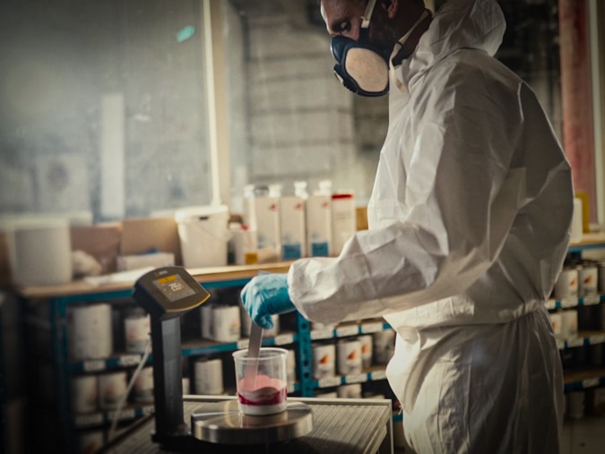 préparation peinture bus en laboratoire peinture