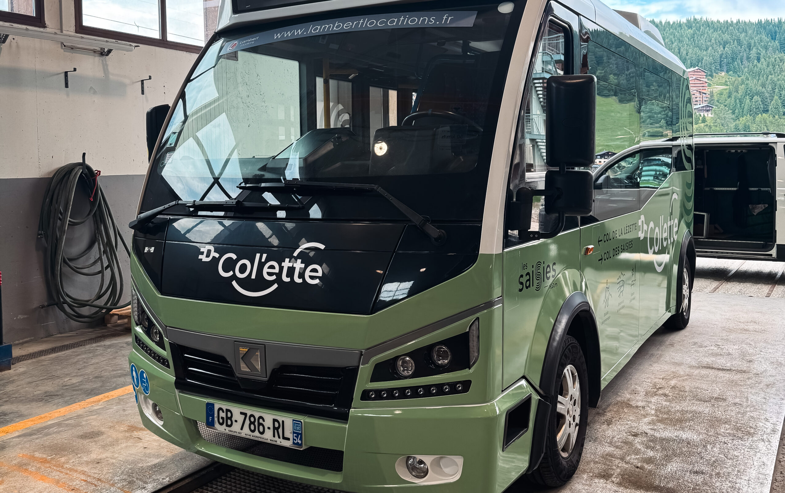 Covering de minibus électrique Colette