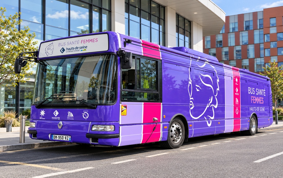Habillage intégral d'un bus pour santé femmes des Hauts de Seine